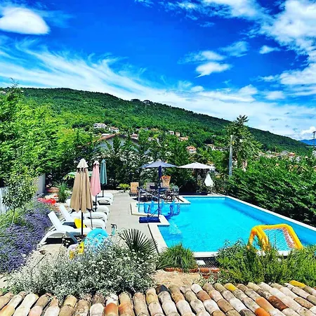 With Large Pool, 500 Meters From The With A Fantastic View - By Traveler Tourist Agency - Id 2217 Vila *