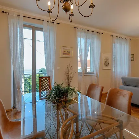 Vila With Large Pool, 500 Meters From The With A Fantastic View - By Traveler Tourist Agency - Id 2217