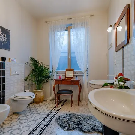 With Large Pool, 500 Meters From The With A Fantastic View - By Traveler Tourist Agency - Id 2217 Vila
