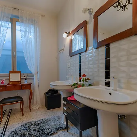With Large Pool, 500 Meters From The With A Fantastic View - By Traveler Tourist Agency - Id 2217 Vila *