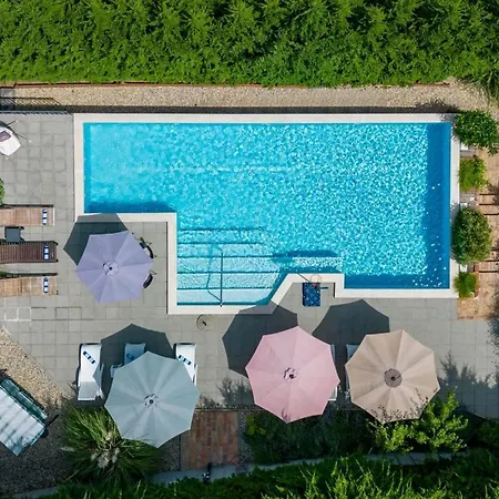 With Large Pool, 500 Meters From The With A Fantastic View - By Traveler Tourist Agency - Id 2217 Villa *