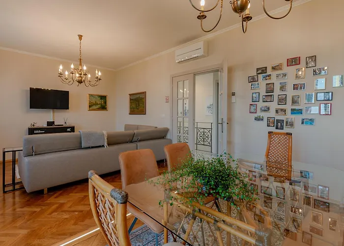 With Large Pool, 500 Meters From The With A Fantastic View - By Traveler Tourist Agency - Id 2217 Ičići